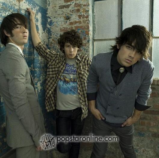 l_2e017979bf9d463c81025d35be5d2464 - aici va arat cat de mult ii iubesc pe jonas brothers