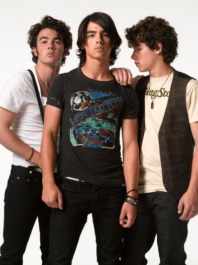 l_3a4bf588580347a7bd0e1439a138ff8d - aici va arat cat de mult ii iubesc pe jonas brothers