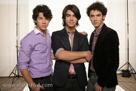 l_3f8b195e6a3a4c10a3da7d16fae277d5 - aici va arat cat de mult ii iubesc pe jonas brothers