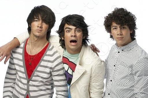 l_6cba8c2325324a61945f19ae33d92c4a - aici va arat cat de mult ii iubesc pe jonas brothers