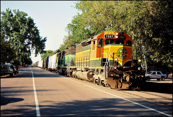 bnsf7337yo7 - TRENURI