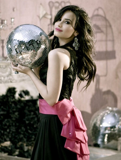 Demi-Lovato-disco-ball - aici va arat cat de mult o iubesc pe demi lovato