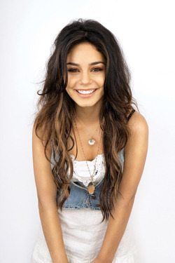 15503245_CLFJWSZPZ[1] - Vanessa Hudgens