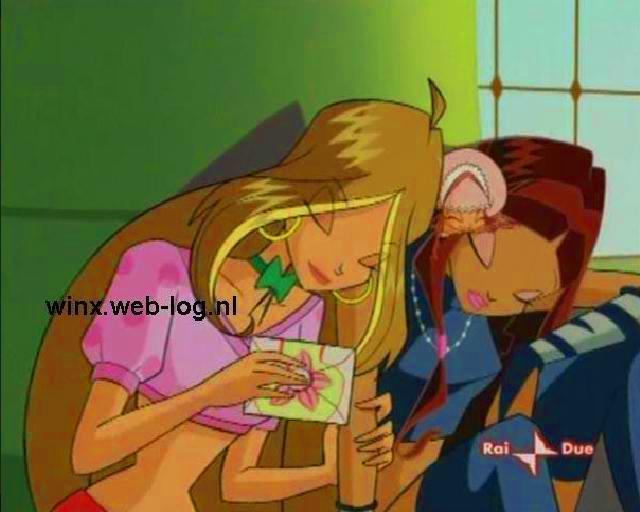 Flora and Layla 4 ever - Cele mai bune prietene din Winx Club