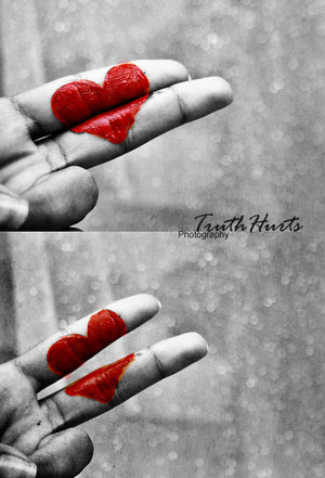 heart_broken_by_truth__hurts - inimioare