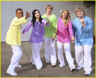 normal_demi-lovato-sonny-season-two-07