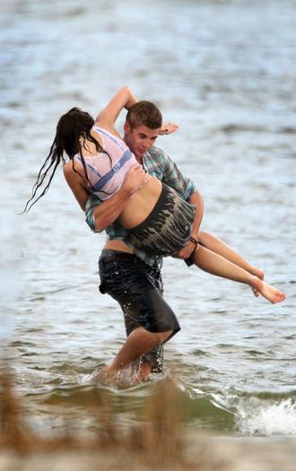 miley-cyrus-436696l - poze miley cyrus de nota 10