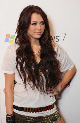 Capital FM Jingle Bell Ball Day 1 nOTpipa52j8l - album pentru hannahmontanamileycyrus55