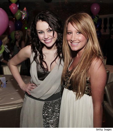 mc4 - Miley Cyrus And Ashley Tisdale