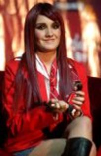 28 - DULCE MARIA