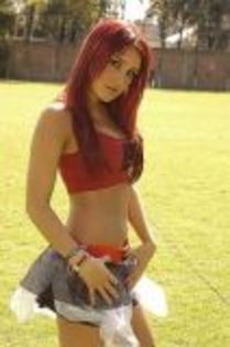 33 - DULCE MARIA