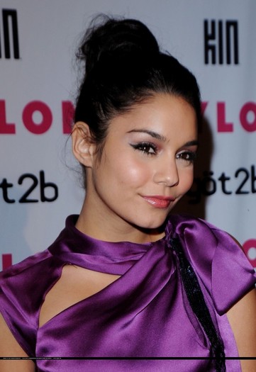 Vanessa Hudgens (35)