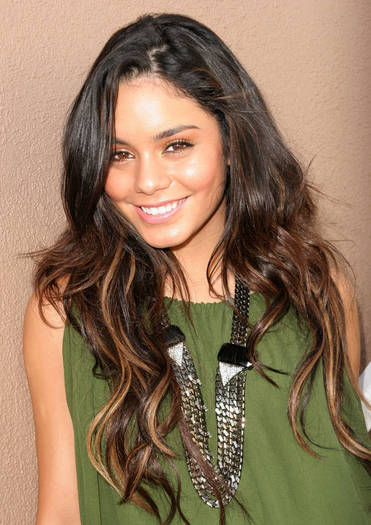 Vanessa Hudgens (38)