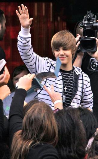 Justin_Bieber_1260102753_0 - poze cu justin beiber