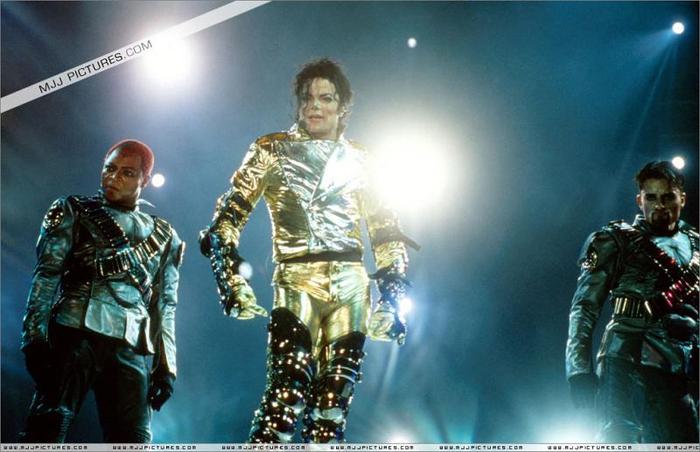 0021-1ggg - HIStory Tour