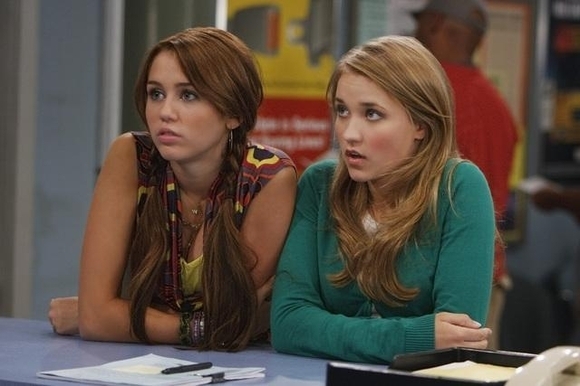 poster emily osment and miley cyrus - hotel de lux 3  ocupat