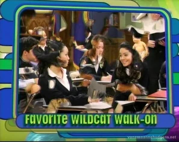 vanessaannehudgens_dot_net-disneynewyearsingalong2006-0012