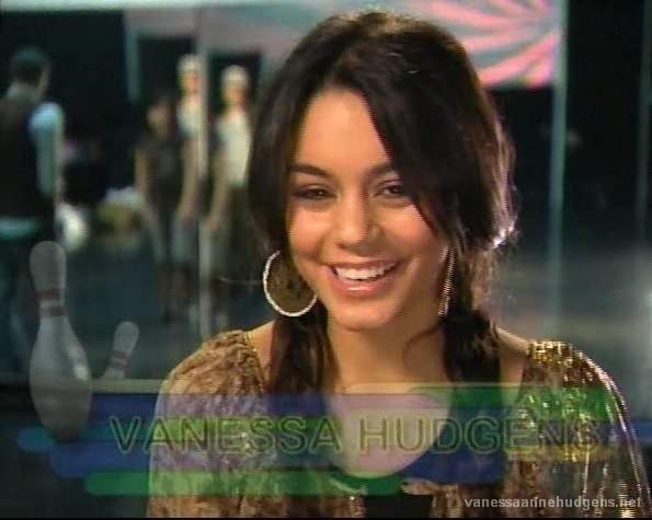 vanessaannehudgens_dot_net-disneynewyearsingalong2006-0098