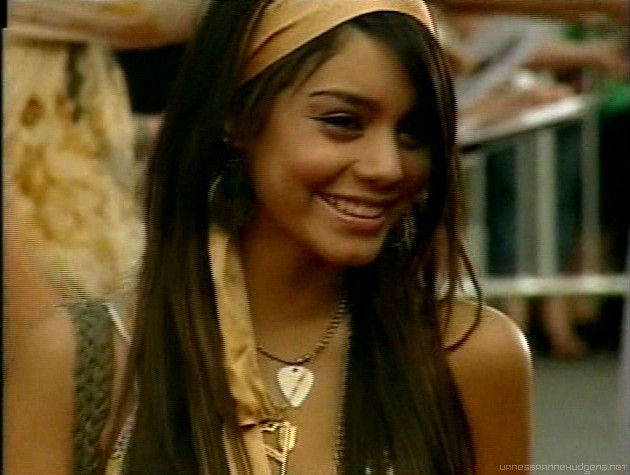 vanessaannehudgens-dot-net_disney365-pirates2premiere-2006jun24-03
