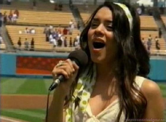 vanessaannehudgens-dot-net_disney_365_dogers_statium-0210