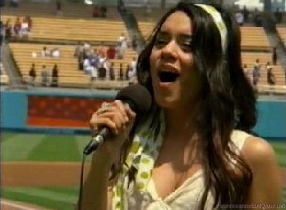 vanessaannehudgens-dot-net_disney_365_dogers_statium-0211