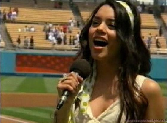 vanessaannehudgens-dot-net_disney_365_dogers_statium-0229