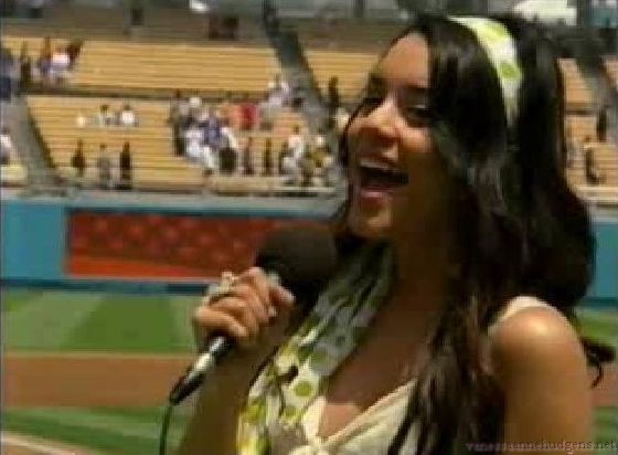 vanessaannehudgens-dot-net_disney_365_dogers_statium-0235