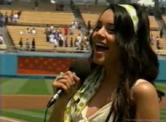 vanessaannehudgens-dot-net_disney_365_dogers_statium-0236