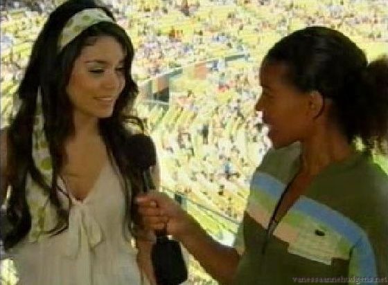 vanessaannehudgens-dot-net_disney_365_dogers_statium-0257