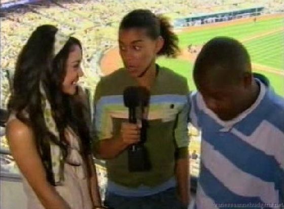 vanessaannehudgens-dot-net_disney_365_dogers_statium-0314