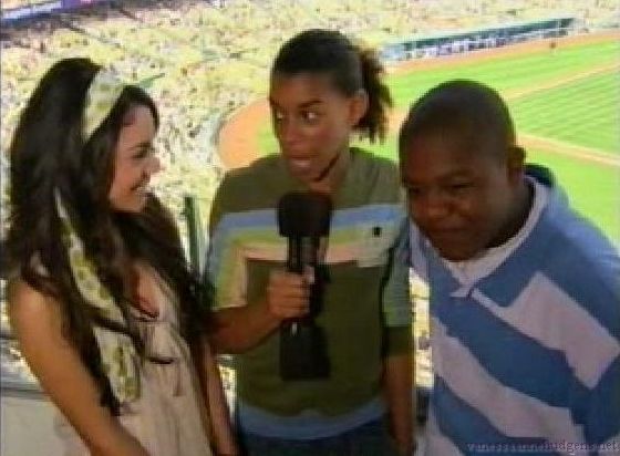 vanessaannehudgens-dot-net_disney_365_dogers_statium-0319