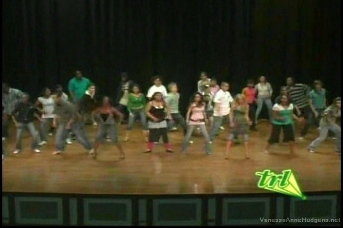 vanessaannehudgens-dot-net_mtvtrl2006may3-092