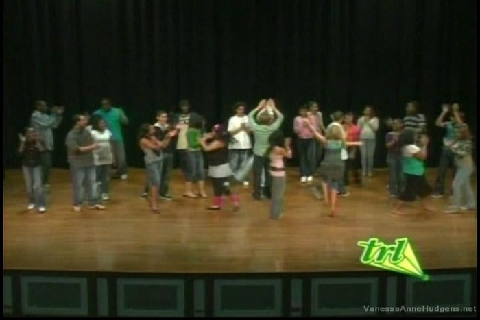 vanessaannehudgens-dot-net_mtvtrl2006may3-122