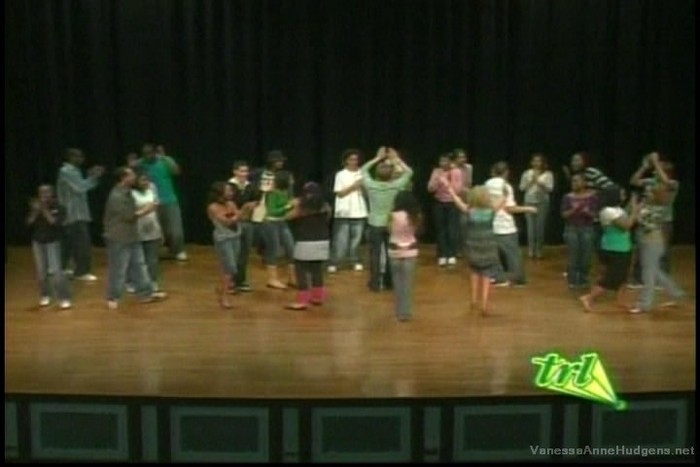 vanessaannehudgens-dot-net_mtvtrl2006may3-123