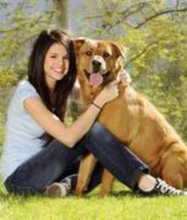 Sely & cainele ei - Poze cu Selena Gomez