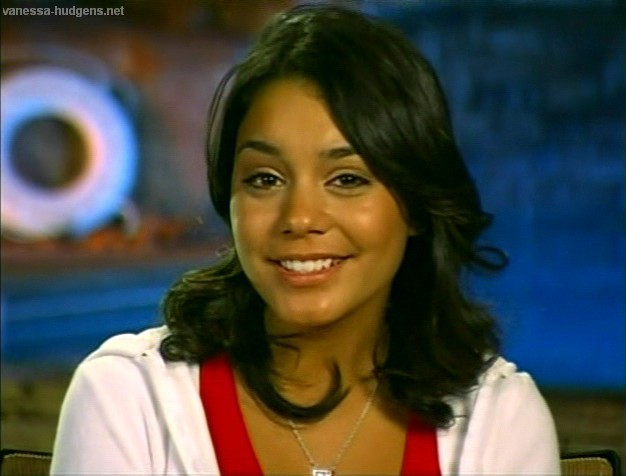 vanessa-hudgens_NET-hsm2premiere14days-09