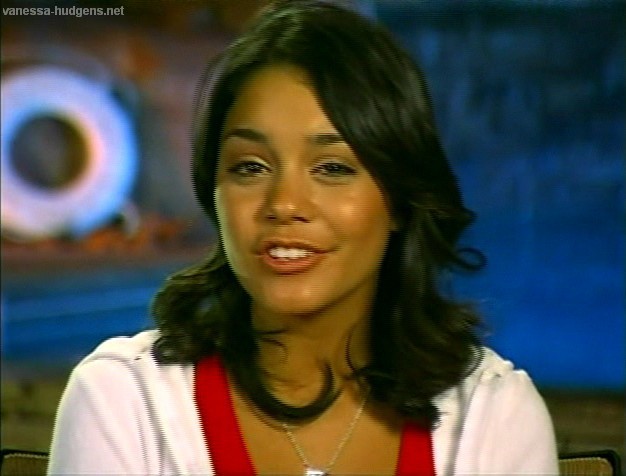 vanessa-hudgens_NET-hsm2premiere14days-10