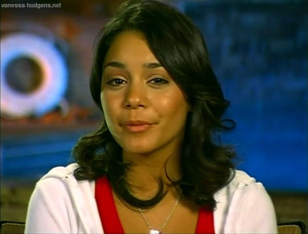 vanessa-hudgens_NET-hsm2premiere14days-11