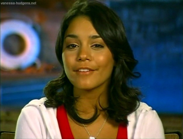 vanessa-hudgens_NET-hsm2premiere14days-13
