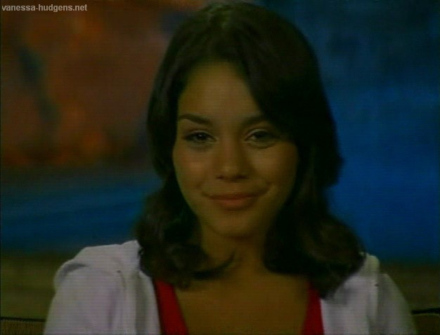 vanessa-hudgens_NET-hsm2premiere14days-26