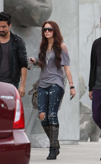 cyrus miley 2010 jan jeans3