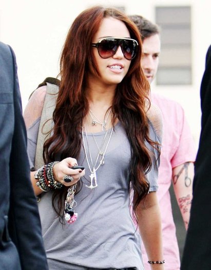 importimagesource=FPICFP_4335988_Cyrus_Miley_MAC_10_1455085