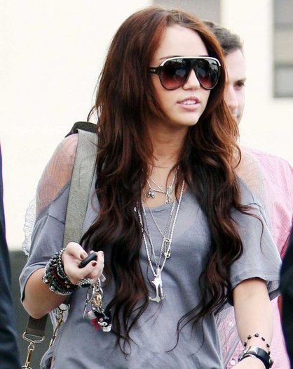 importimagesource=FPICFP_4335989_Cyrus_Miley_MAC_11_1455085 - disney actress