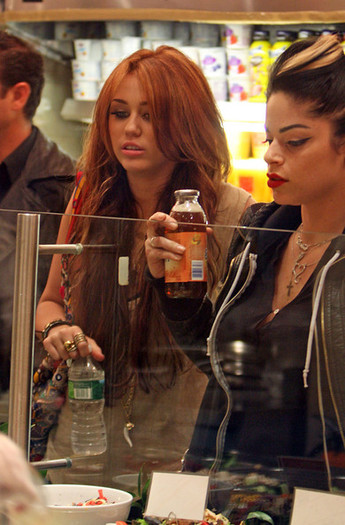 Miley+can+t+decide+rqqDF8u5QhLl - disney actress
