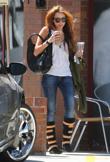 Miley+Cyrus+slurps+iced+beverage+Coffee+Bean+V7VghMVMsxNl - disney actress
