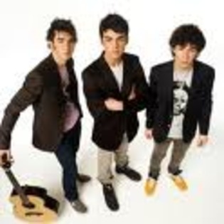 retwert - xD JoNaS BrOtHeRs