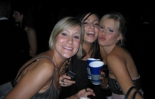 Claire-friends-rare-pic-claire-holt-11356165-500-318