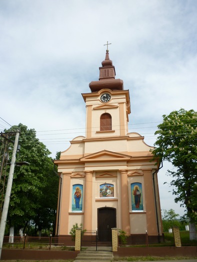 P1010017 - Biserica ortodoxa romina din Marcovat