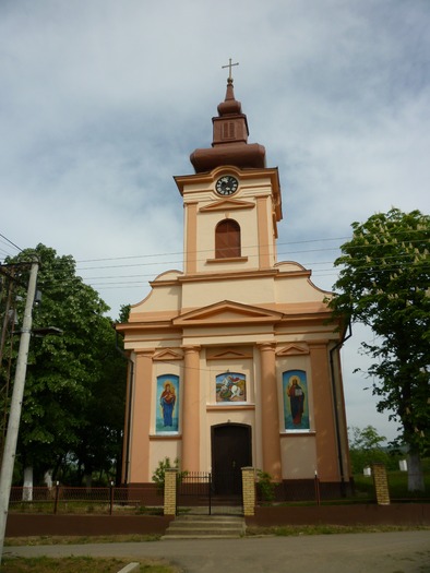 P1010018 - Biserica ortodoxa romina din Marcovat