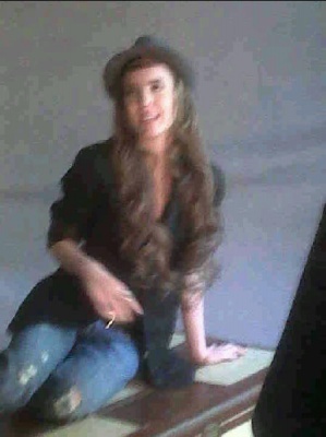 normal_BelindaPhotosCom_Twitter_10 - 0-Belinda Peregrin-0
